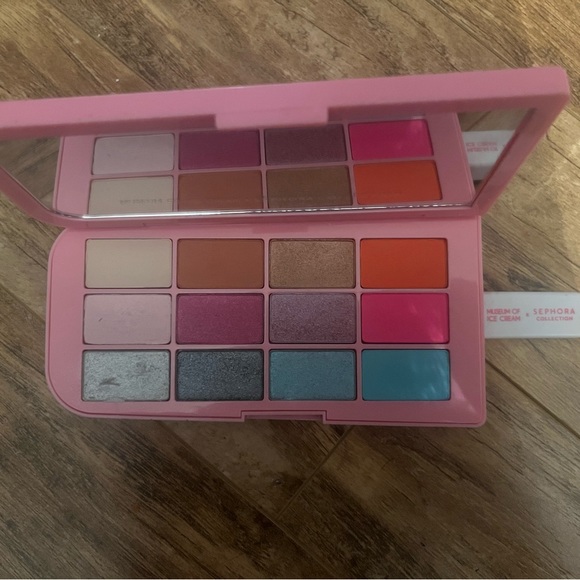 SEPHORA x Museum of Ice Cream eyeshadow palette - Picture 2 of 2